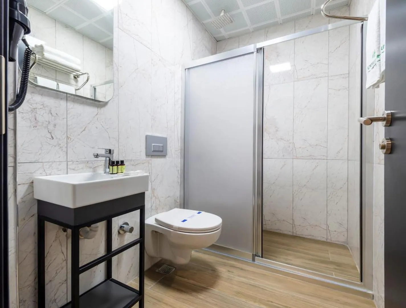 Lenora Airport Hotel & Istanbul Airport Arnavutkoy 3*,